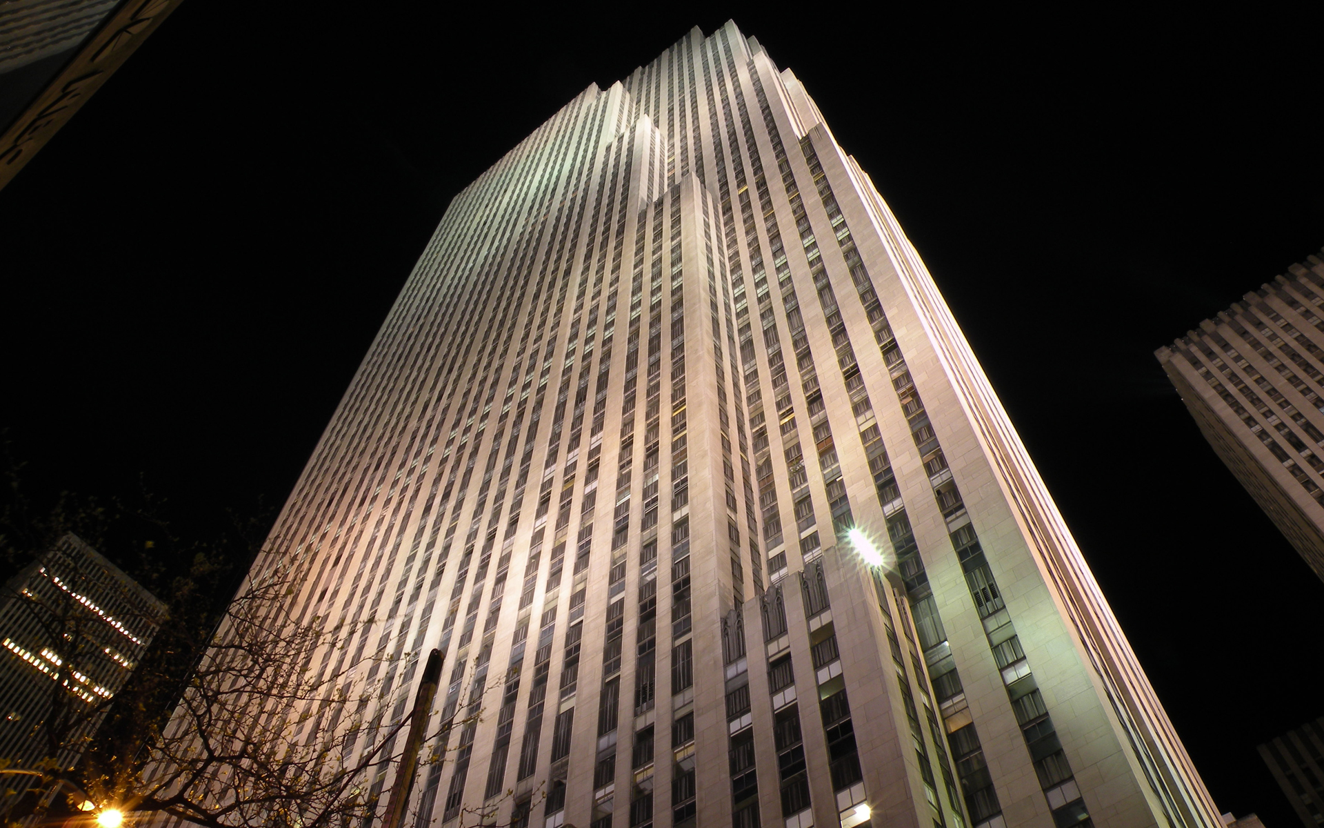 30 Rockefeller Plaza (file / credit: Evan Bindelglass / CBSNewYork)