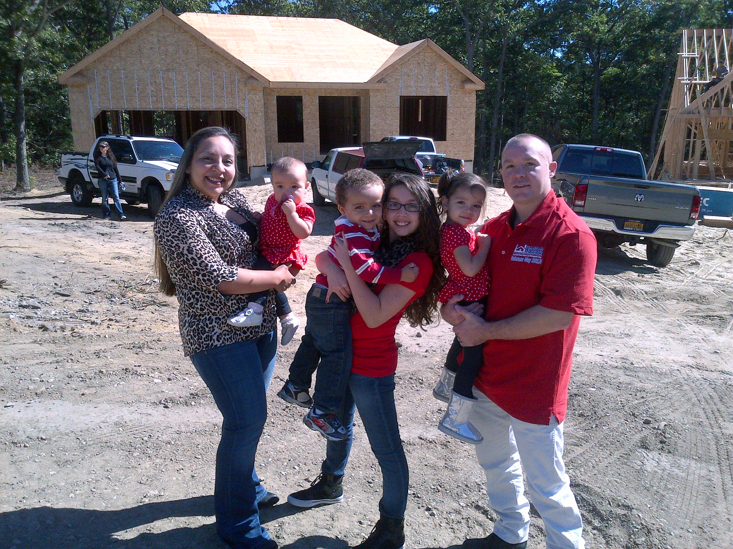 Marine Staff Sgt. Shawn Hunkins and his family are getting a new home in Islandia on Long Island for half price, thanks to a charitable group. Sept. 24, 2013. (credit: Sophia Hall/WCBS 880)