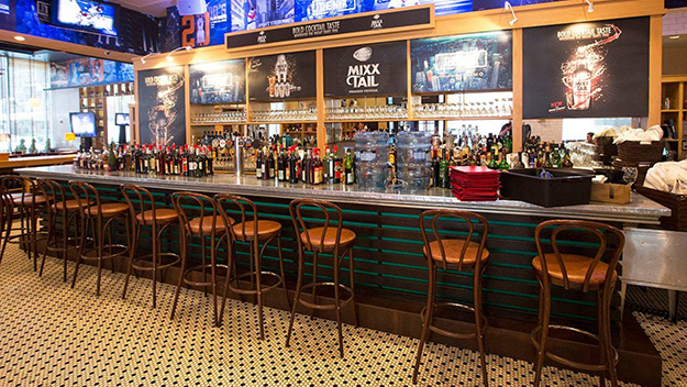 Best Bars Restaurants Near Penn Station Madison Square Garden