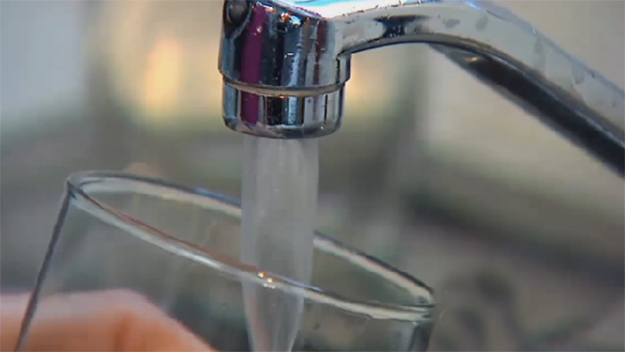 Belleville, N.J. Mayor, Police Chief: Don’t Fall Victim To Door-To-Door Water Testing Scam - CBS New York