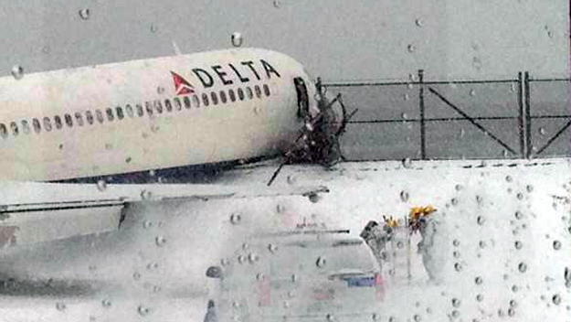 Delta Flight 1086 From Atlanta Skids 