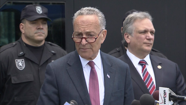 Charles Schumer holds a news conference in Garden City, Long Island, on April 27, 2015. (credit: CBS2)