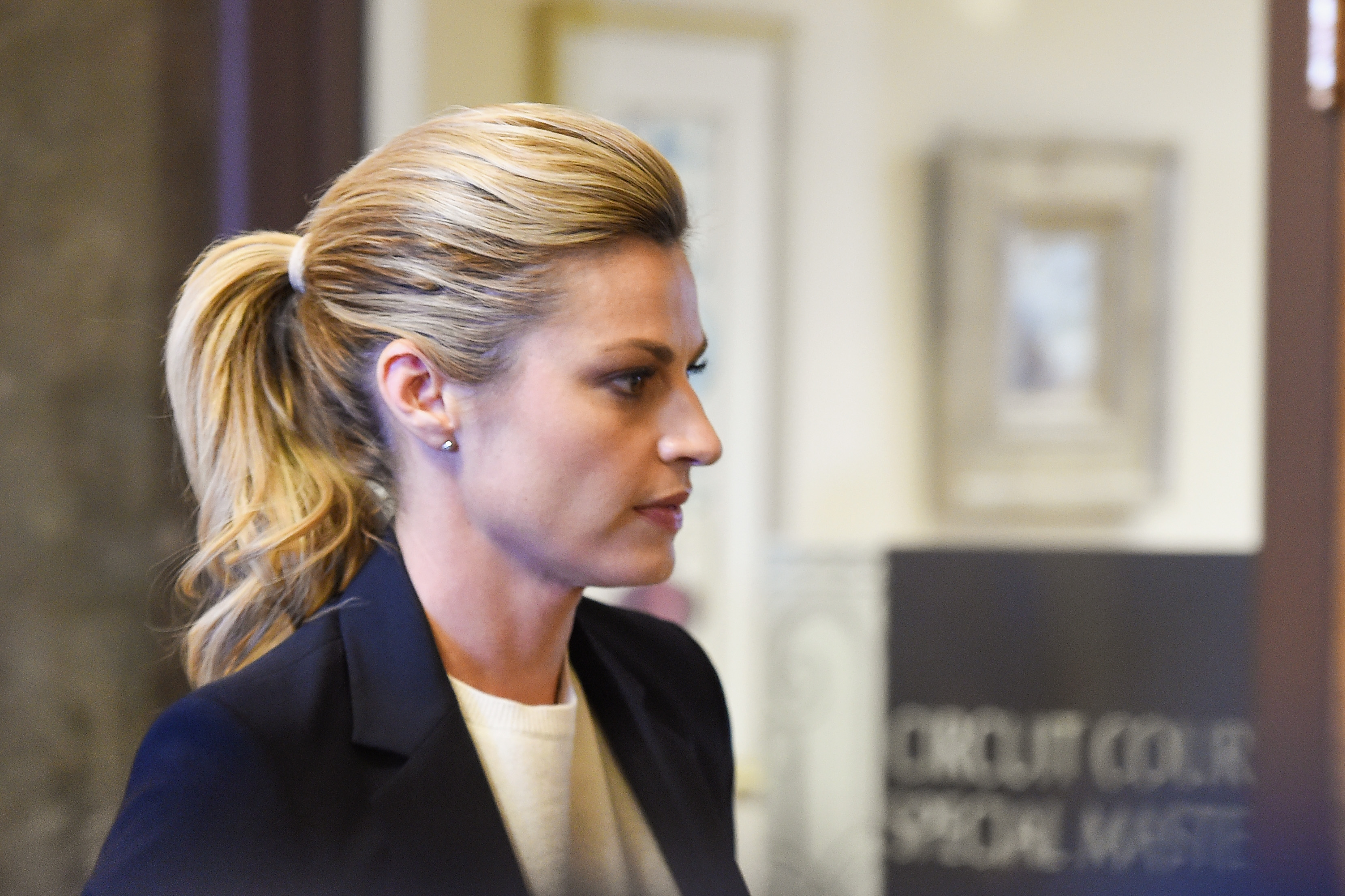 Jury awards Erin Andrews $55 million in peephole case 