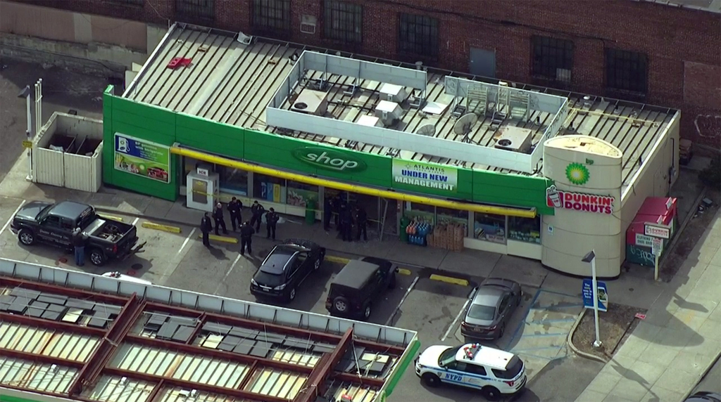 2 Injured When Car Slams Into Gas Station In Queens - CBS ...